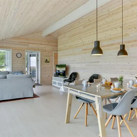 Tindra - 30m To The Fjord By Interhome *