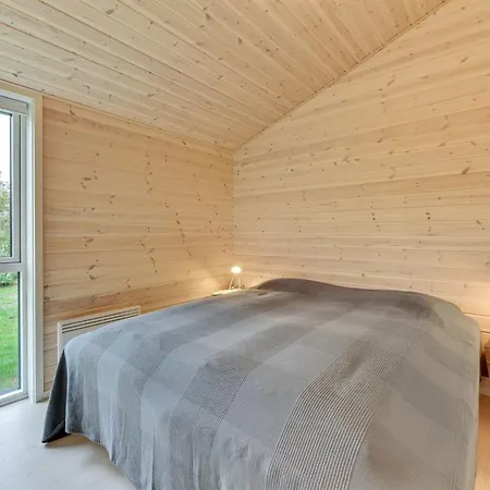 Tindra - 30m To The Fjord By Interhome