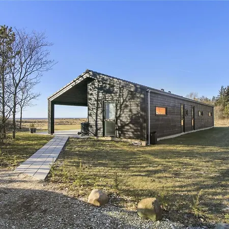 Tindra - 30m To The Fjord By Interhome